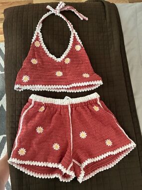 Easy Clothes Crochet Daisy Halter Top & Shorts Set